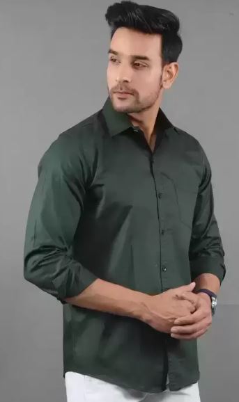 Men Slim Fit Solid Spread Collar Casual Shirt