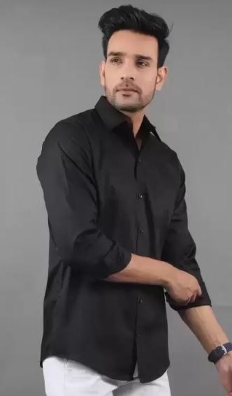 Men Slim Fit Solid Spread Collar Casual Shirt