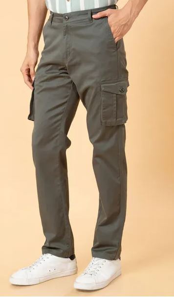 Globus Men Olive Solid Slim Fit Cargos