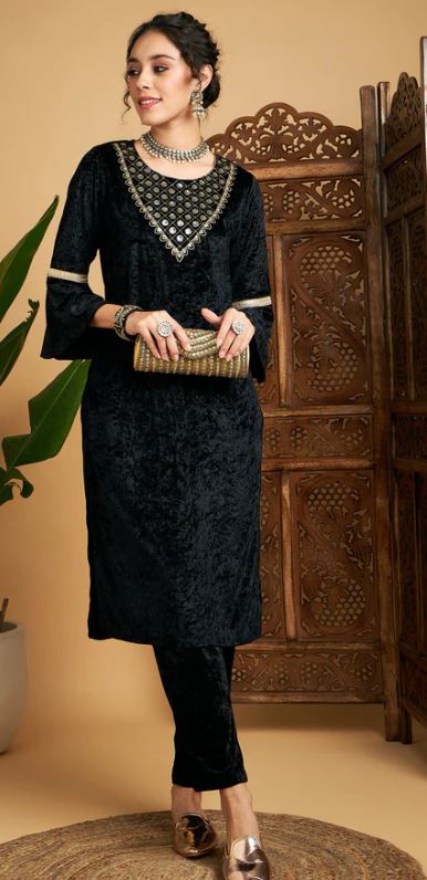 Women Black Velvet Kurta