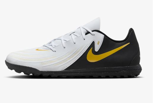 Nike Low-Top Football Shoes