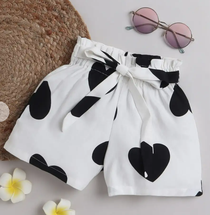 Girls White Heart Print Slim-Fit Short