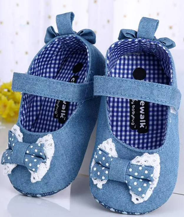 Cute Walk by Babyhug Booties Bow Appliques