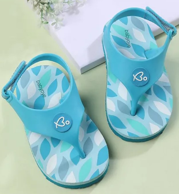 Babyoye Flip Flops Leafy Print Velcro Closure